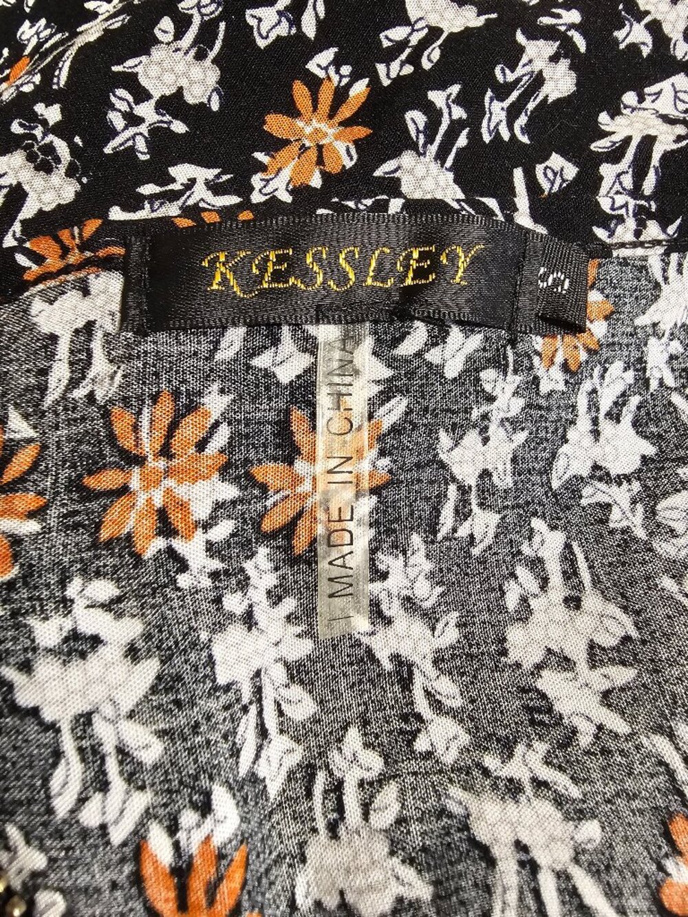 Kessley Boho Floral Dress Women’s Small Black White Bell Sleeve Belted NWOT - Picture 2 of 12